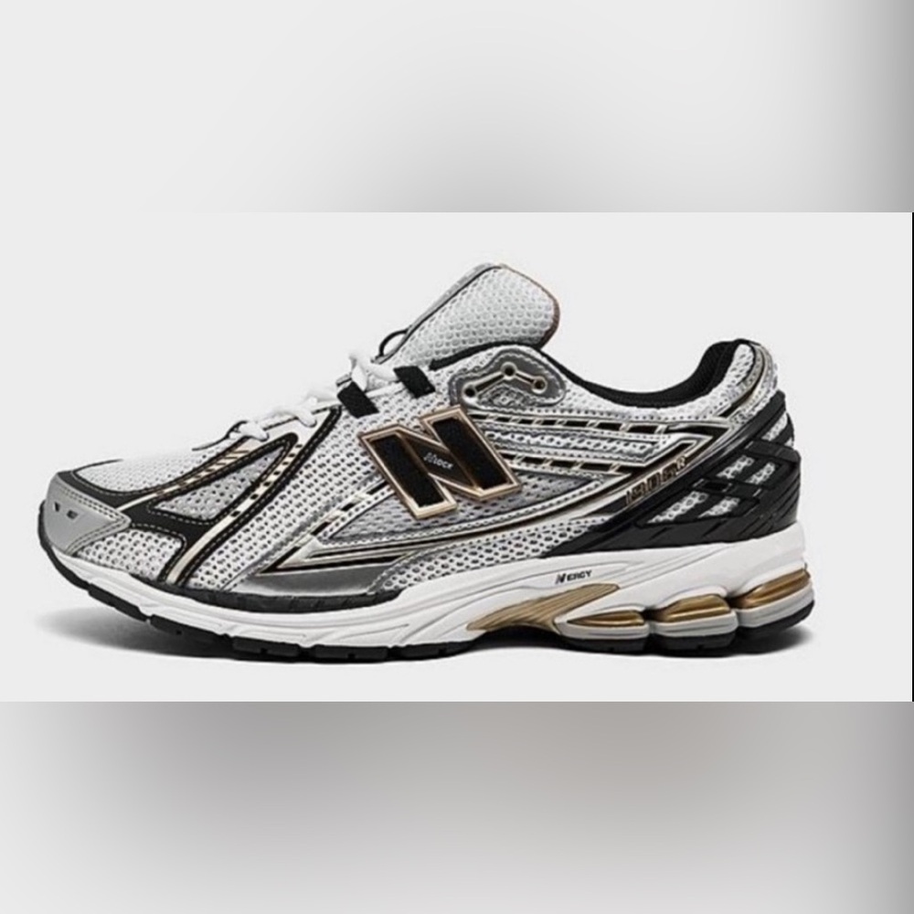 NEW BALANCE 1906R CASUAL SHOES